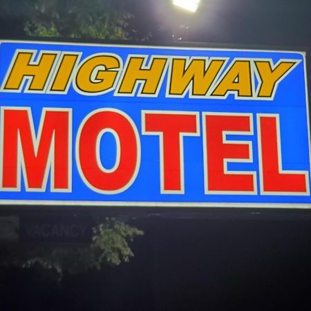 סיינט פול Highway Motel מראה חיצוני תמונה